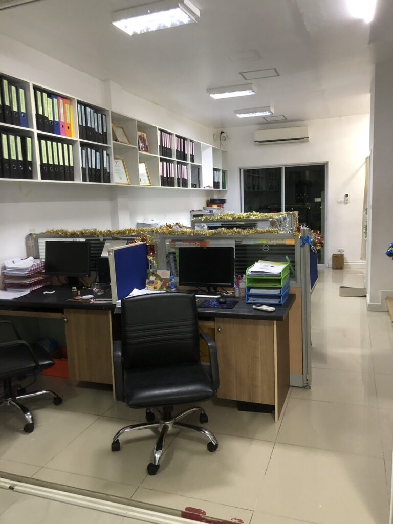 สำนักงานชั้น 1